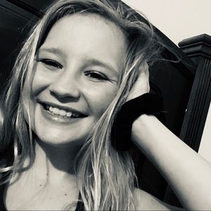 Meet your Posher, Chloe